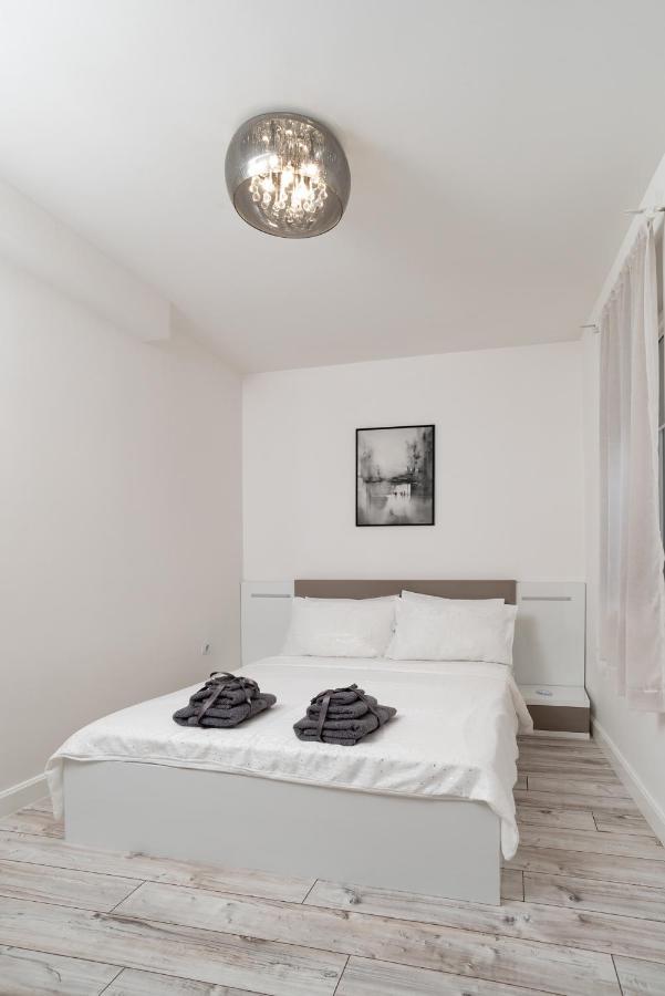 Appartamento Beautiful Place In The Heart Of The City!!!! Plovdiv Esterno foto