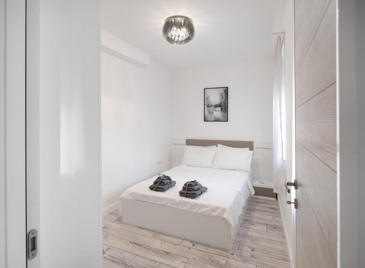 Appartamento Beautiful Place In The Heart Of The City!!!! Plovdiv Esterno foto