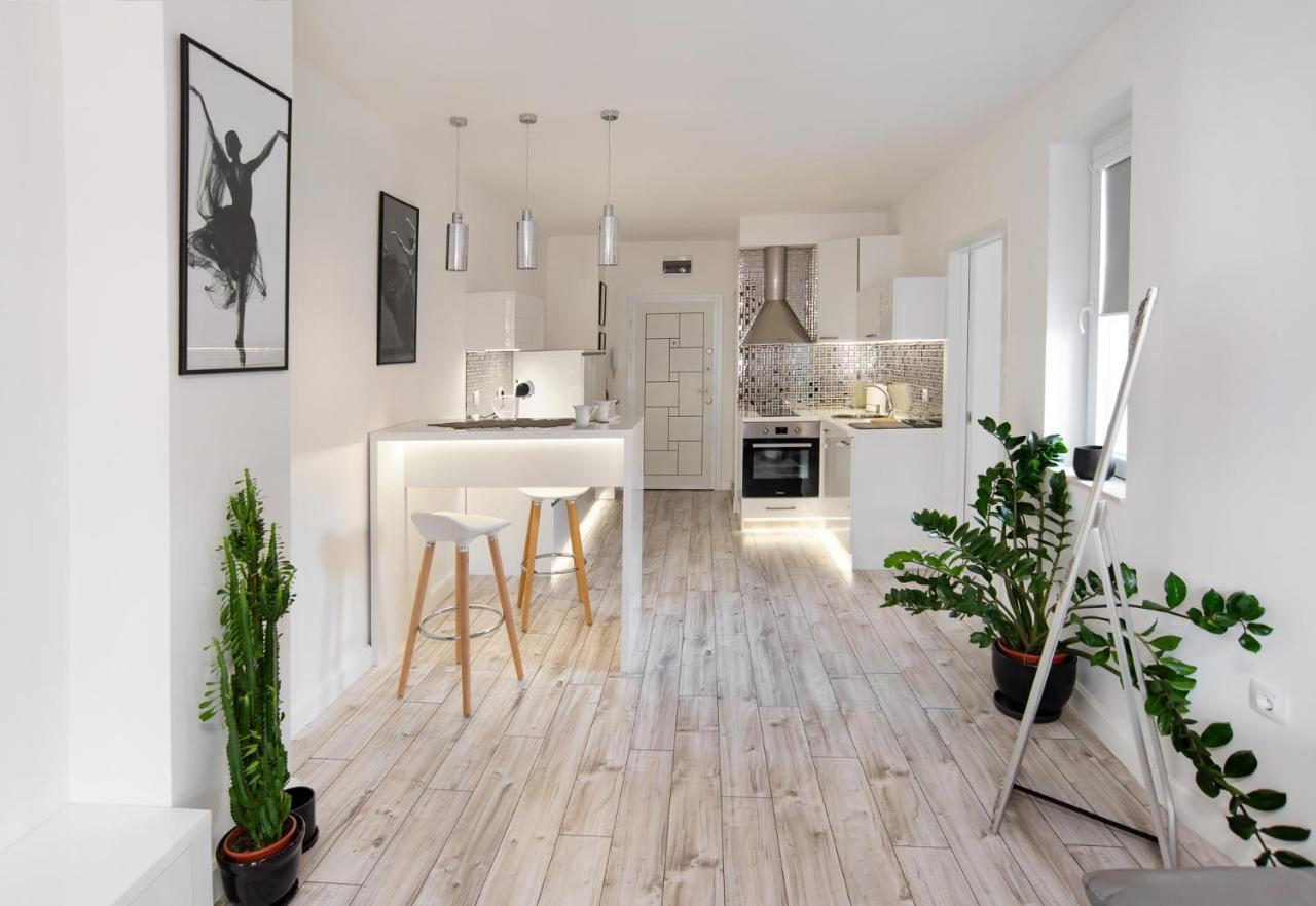 Appartamento Beautiful Place In The Heart Of The City!!!! Plovdiv Esterno foto