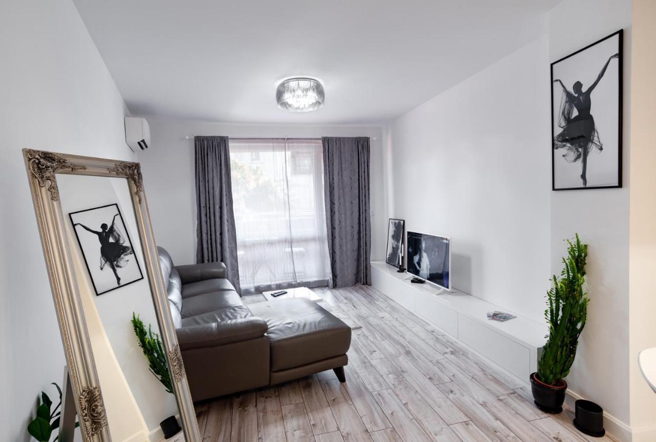 Appartamento Beautiful Place In The Heart Of The City!!!! Plovdiv Esterno foto