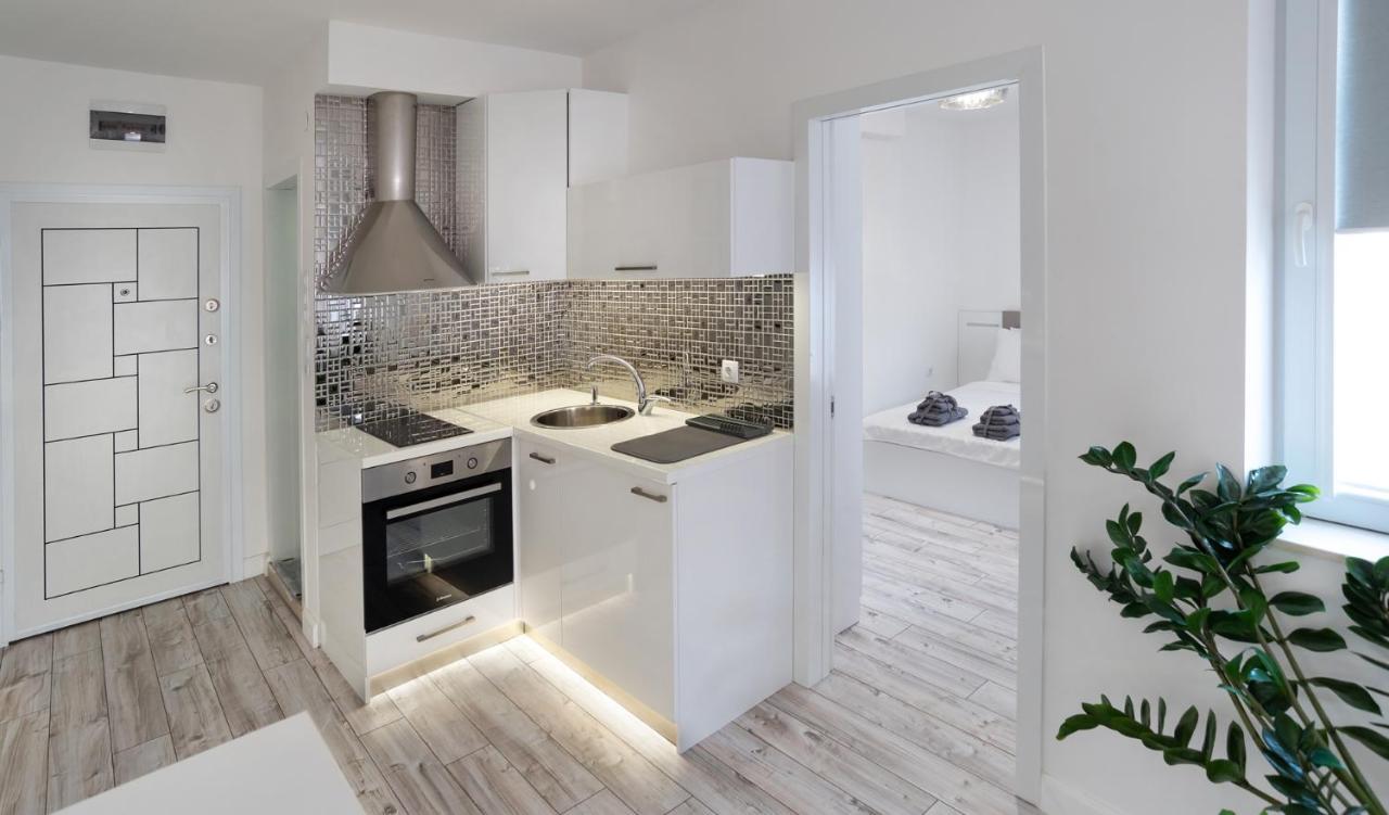 Appartamento Beautiful Place In The Heart Of The City!!!! Plovdiv Esterno foto